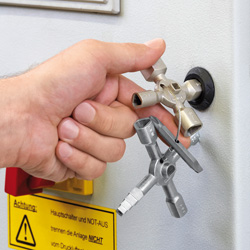 TwinKey for all standard cabinets and shut-off systems